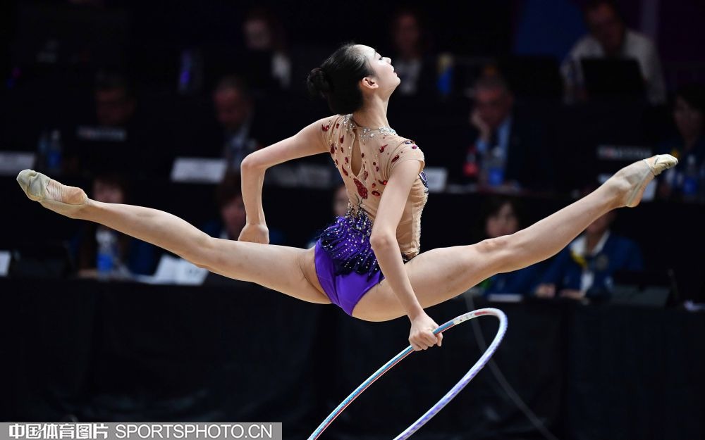 快船新援比尔亮相NFL赛场 现身观战洛杉矶公羊比赛！